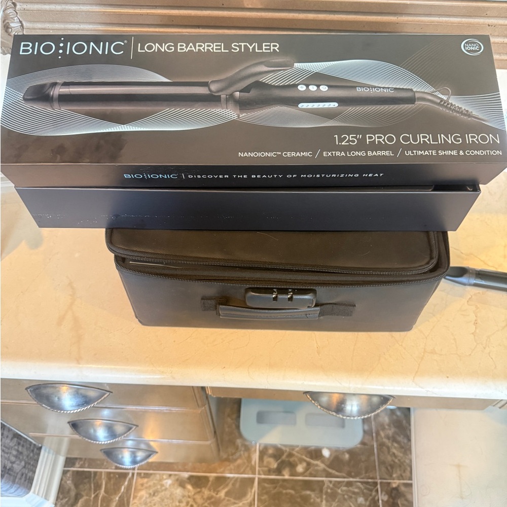 1.25" Blue Curling Iron for Women - Picture 7 of 7
